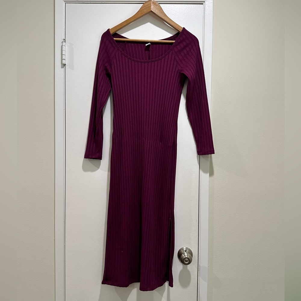 Old Navy Ribbed Long Sleeve Midi Dress in Plum